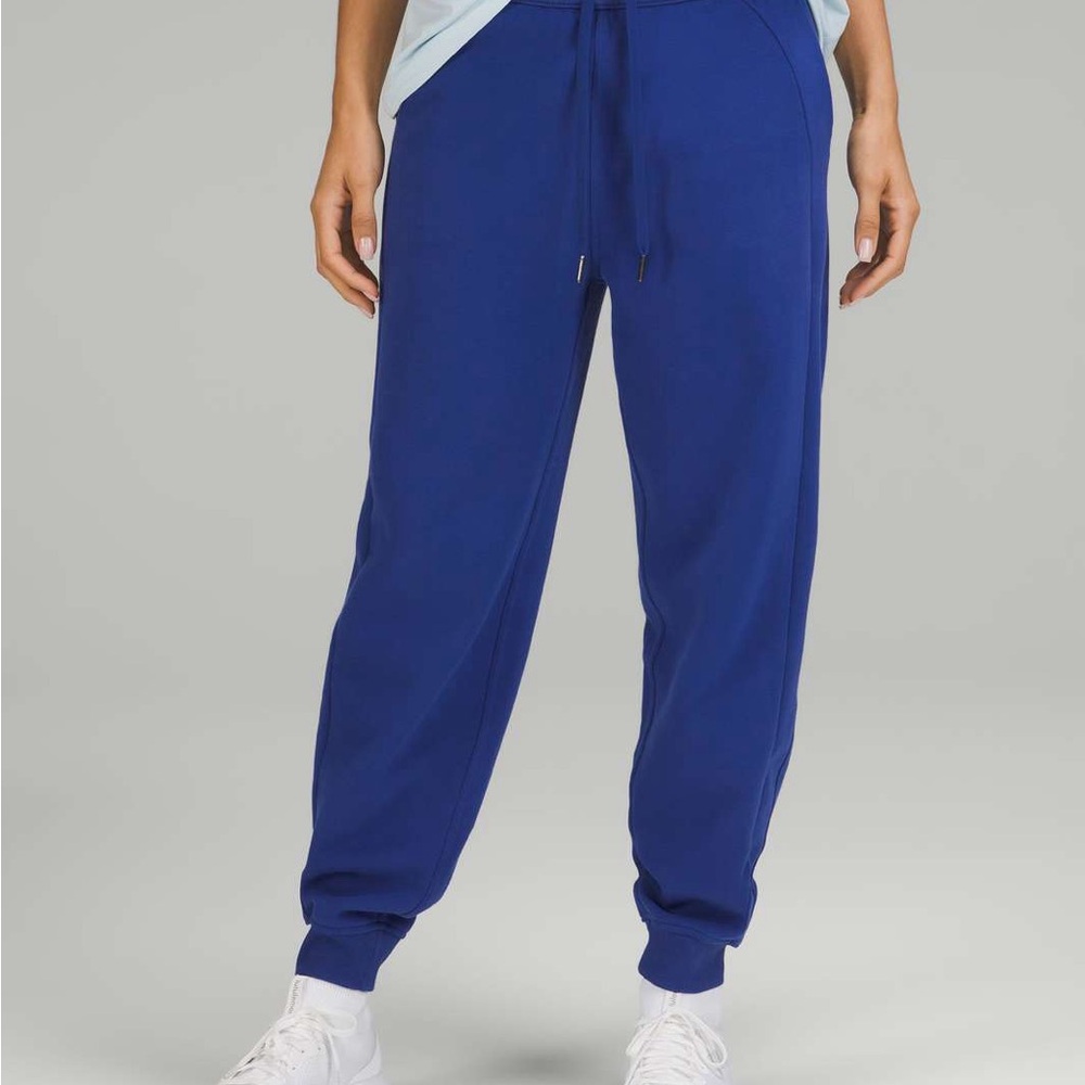 Lululemon Scuba High-Rise Relaxed Jogger in Psychic